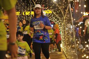 BIB: 3309, 579, 3069, 3993
                            <button type="button" onclick="openModal(26274496)" class="btn btn-primary btn-sm float-right btn-popup" data-toggle="modal" data-target=".modal-high-quality">
                        <i class="fas fa-shopping-cart"></i> Add to Cart
                    </button>
                                            <button type="button" onclick="isThisMe(26274496, true)" class="btn btn-success btn-sm float-right btn-popup btn-isme hidden" data-toggle="tooltip" data-placement="bottom" title="นี่คือรูปของคุณใช่ไหม คลิกที่นี่เพื่อเอาเข้าอัลบั้ม">
                        <i class="fas fa-plus"></i> Add to album
                    </button>
                    <button type="button" onclick="isThisMe(26274496, false)" class="btn btn-warning btn-sm float-right btn-popup btn-isnotme hidden">
                        <i class="fas fa-ban"></i> Remove from album
                    </button>